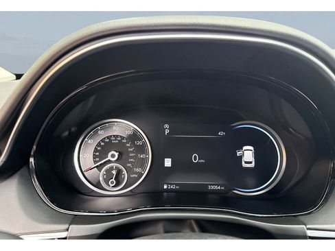 Used 2025 Genesis GV70 2.5T image 13