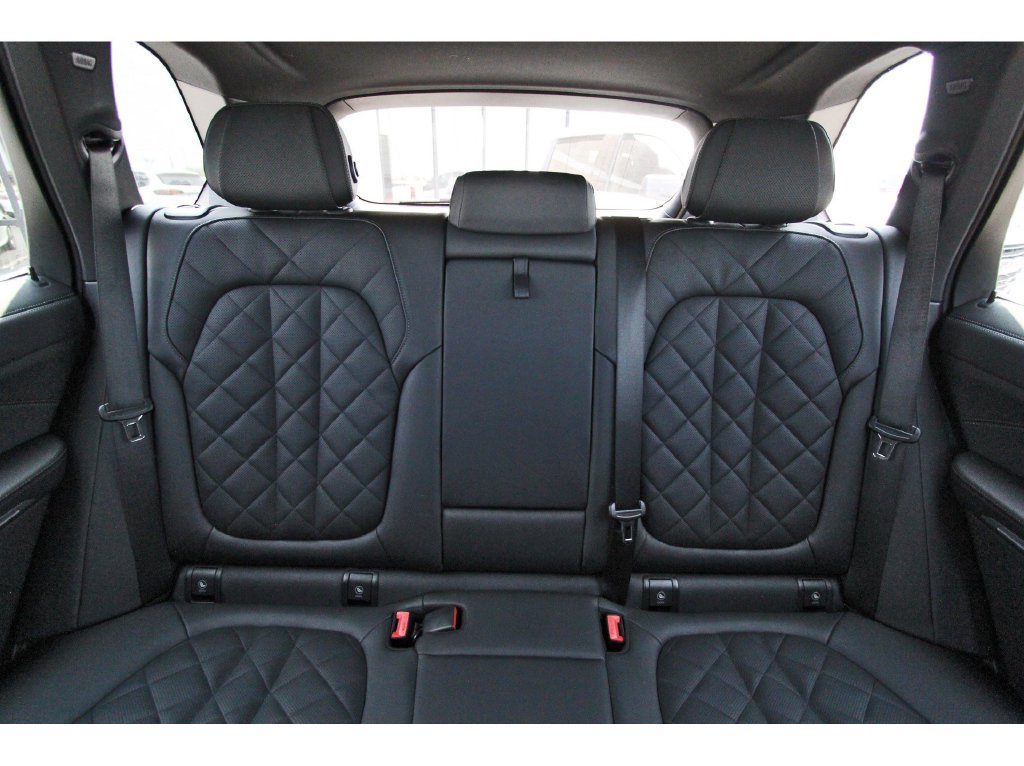 Used 2025 BMW X5 sDrive40i w/ Parking Assistance Package RWD image 14