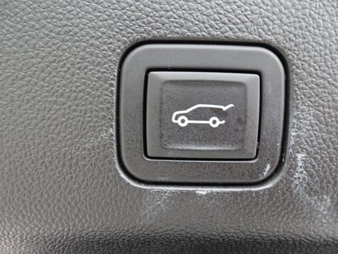 Used 2024 Cadillac Escalade ESV Sport Platinum w/ LPO, ONYX Package image 40