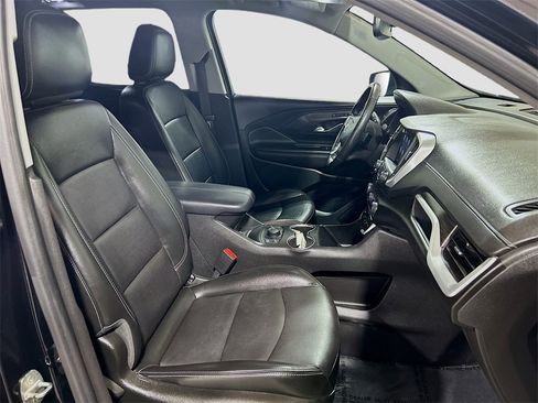 Used 2022 GMC Terrain SLT w/ LPO, 'HIT The Road' Package image 25