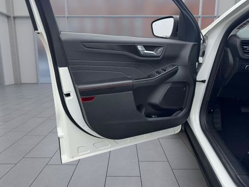 Certified 2022 Ford Escape SEL w/ SEL Stealth AWD Package image 15