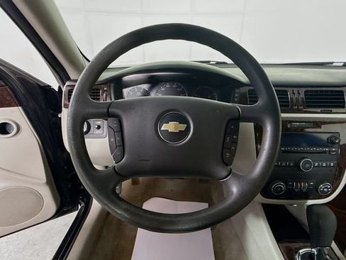 Used 2015 Chevrolet Impala LT w/ LT Sunroof Package FWD image 15