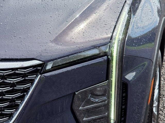 Certified 2025 Cadillac XT4 Premium Luxury w/ Cold Weather Package FWD image 10