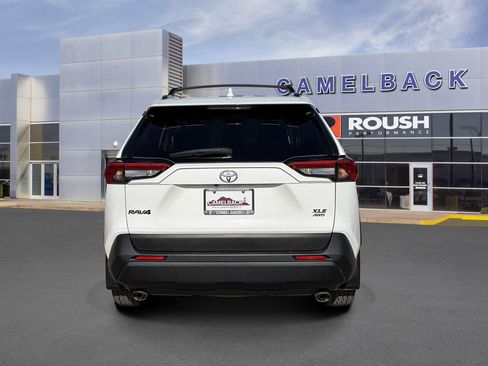 Used 2023 Toyota RAV4 XLE AWD/4WD image 5