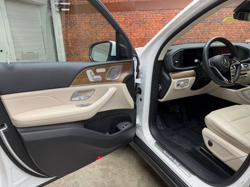 Certified 2024 Mercedes-Benz GLS 450 4MATIC image 9