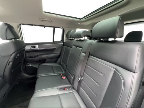 Used 2025 Hyundai Santa Fe Limited AWD/4WD image 25
