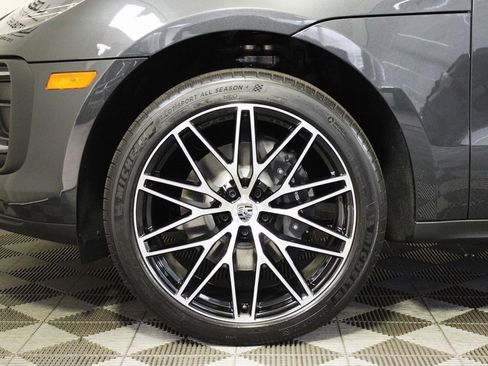 New 2026 Porsche Macan image 38