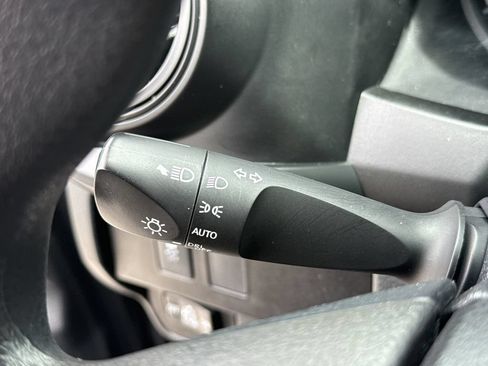 Used 2021 Toyota Tacoma SR AWD/4WD image 13
