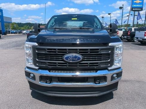 Used 2023 Ford F250 XL AWD/4WD image 4
