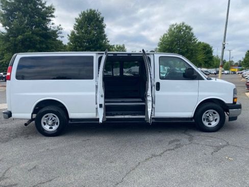 Used 2020 Chevrolet Express 3500 LT w/ LT Preferred Equipment Group RWD image 8