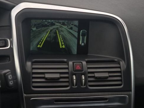 Used 2016 Volvo XC60 T6 w/ Proximity Package image 21