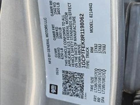 Used 2024 Chevrolet Colorado ZR2 w/ ZR2 Convenience Package III AWD/4WD image 21