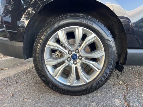 Used 2021 Ford Edge Titanium w/ Cargo Accessory Package image 9