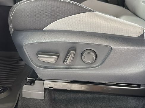 Used 2025 Toyota Tacoma TRD Sport image 14