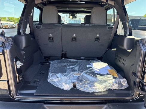 New 2026 Jeep Wrangler Unlimited Sport AWD/4WD image 18