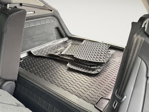 Used 2022 Audi Q8 Premium Plus w/ Premium Plus Package image 26