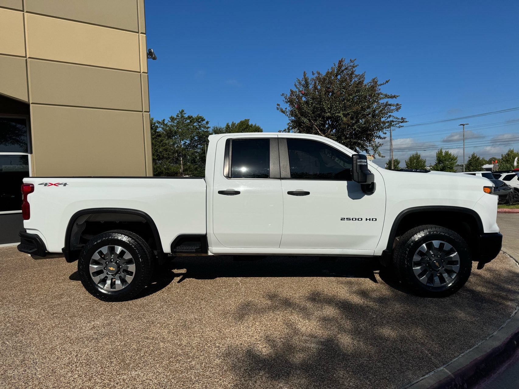 Used 2024 Chevrolet Silverado 2500 Custom w/ Custom Convenience Package AWD/4WD image 7