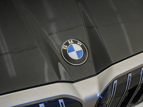 Used 2026 BMW 530i xDrive w/ Premium Package AWD/4WD image 7