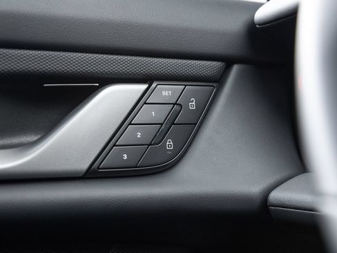 Certified 2026 Porsche Taycan AWD/4WD image 19