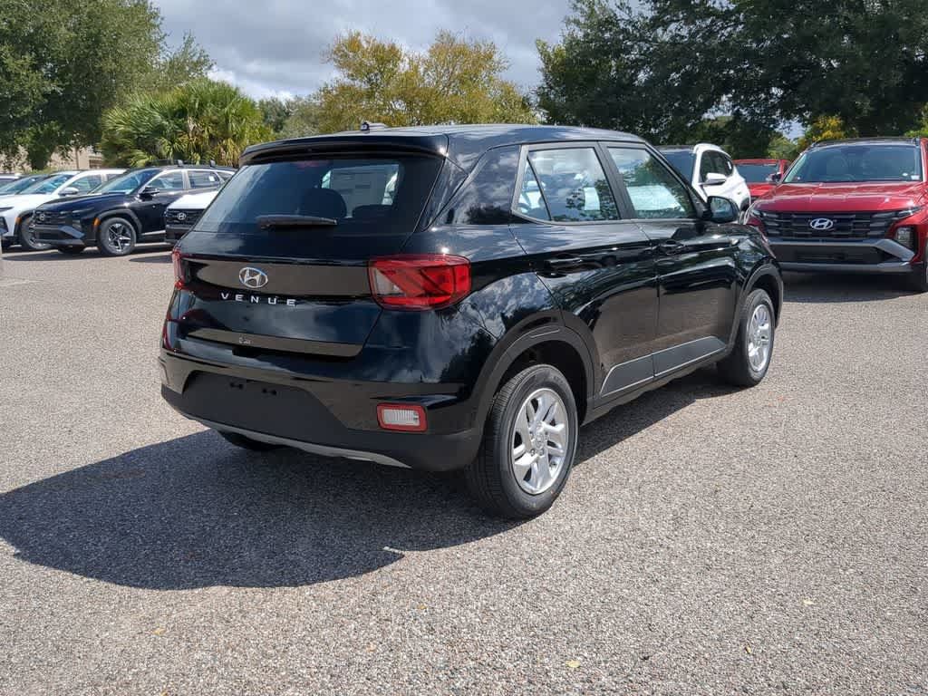 New 2026 Hyundai Venue SE FWD image 7