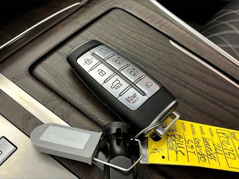 Used 2024 Genesis GV80 3.5T w/ Prestige Package image 11