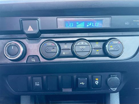 Used 2023 Toyota Tacoma TRD Off-Road image 15