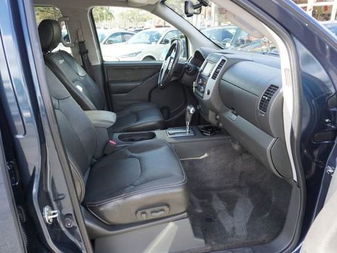 Used 2017 Nissan Frontier PRO-4X w/ Pro-4x Luxury Package image 3