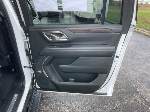 Used 2021 Chevrolet Suburban Z71 image 25