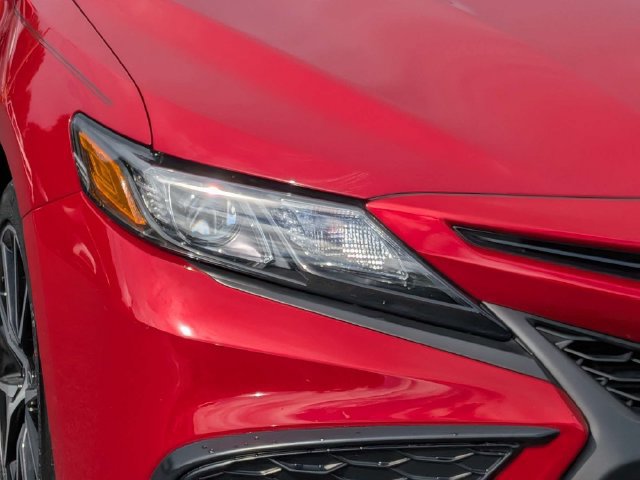 Used 2021 Toyota Camry SE FWD image 9