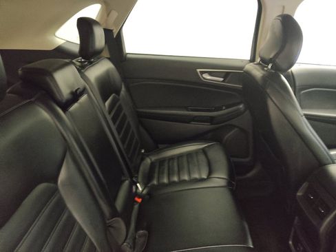 Used 2019 Ford Edge SEL w/ Equipment Group 201A AWD/4WD image 19