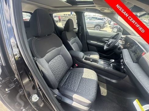 Certified 2025 Nissan Kicks SV w/ SV Premium Package AWD/4WD image 15