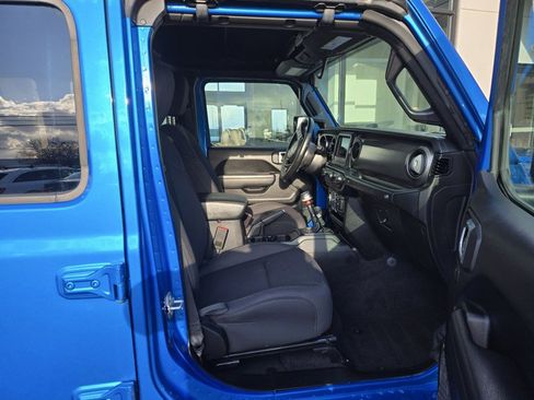 Used 2022 Jeep Wrangler Unlimited Sport image 13