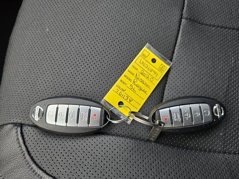 Used 2020 Nissan Rogue SL w/ Premium Package image 26