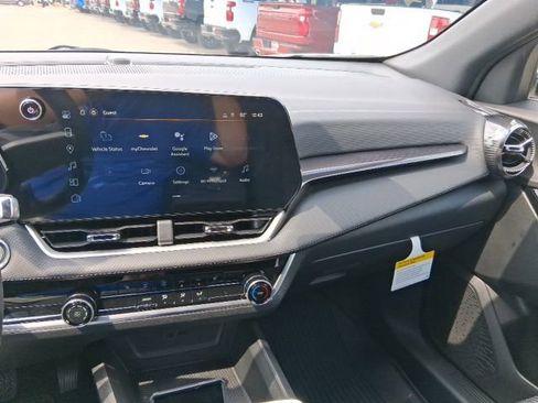 New 2026 Chevrolet Equinox LT w/ Safety and Technology Package FWD image 9