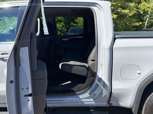 Used 2024 GMC Sierra 1500 SLE AWD/4WD image 18