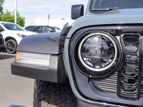 Used 2024 Jeep Wrangler Unlimited AWD/4WD image 3