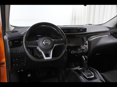 Used 2017 Nissan Rogue Sport SL w/ SL Premium Package AWD/4WD image 7