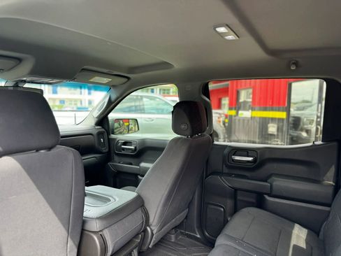 Used 2020 Chevrolet Silverado 1500 Custom w/ Custom Value Package RWD image 18