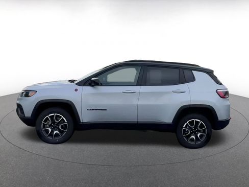 Used 2025 Jeep Compass Trailhawk w/ Trailer Tow Group image 8