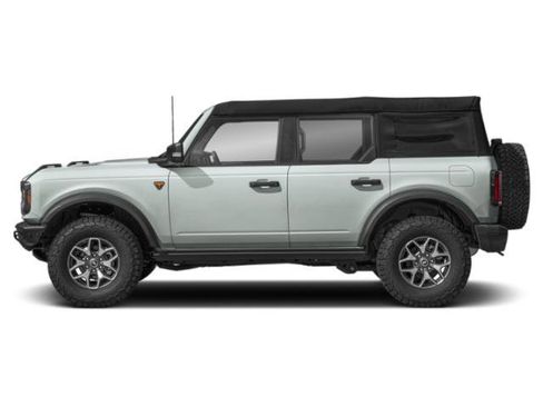 Used 2024 Ford Bronco Badlands AWD/4WD image 3