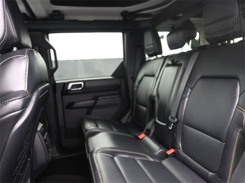 Used 2025 Ford Bronco Badlands w/ Sasquatch Package image 11