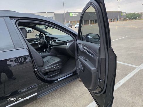 Used 2024 Cadillac XT6 Sport w/ Technology Package AWD/4WD image 17