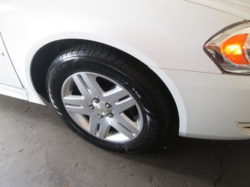 Used 2012 Chevrolet Impala LT w/ LT Sunroof Package FWD image 39