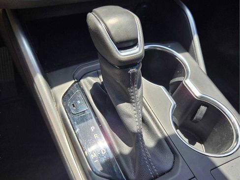 Used 2023 Toyota Highlander LE AWD/4WD image 23