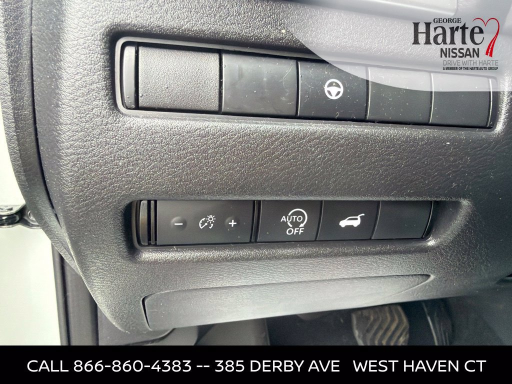 Certified 2023 Nissan Rogue SV w/ SV Premium B Package AWD/4WD image 16