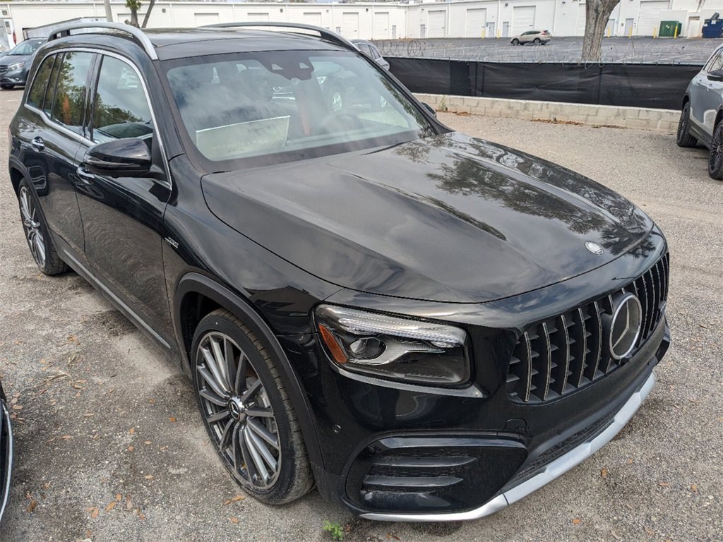 Used 2024 Mercedes-Benz GLB 35 AMG 4MATIC image 17