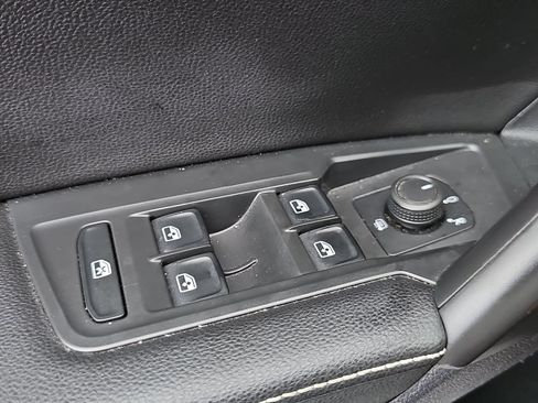 Used 2022 Volkswagen Tiguan S FWD image 24