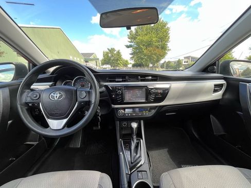 Used 2015 Toyota Corolla LE FWD image 14