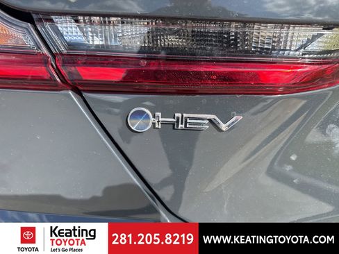 Used 2025 Toyota Camry SE image 10