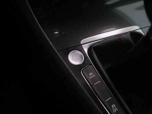 Used 2017 Volkswagen GTI Sport image 24